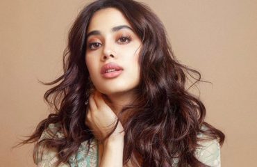 EXCLUSIVE-Janhvi-Kapoor-picks-between-Rajkummar-Rao-and-Varun-Dhawan-as-a-co-star-with-maximum-tips-4