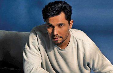 randeep-hooda-on-staying-away-from-the-bollywood-glam-pretending-to-be-happy-glamorous-person-001